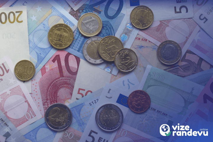 Banka Hesabında Ne Kadar Para Olmalı? Schengen Vizesinde Finansal Yeterlilik Gerçeği